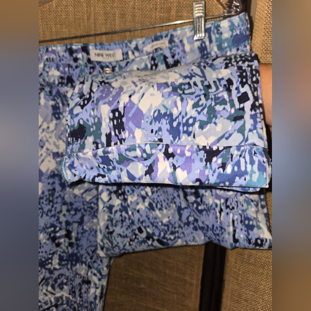 NWOT Women's Nine West Chrystie Capri Blue Abstract Print Pants Size 16 - Picture 2 of 13